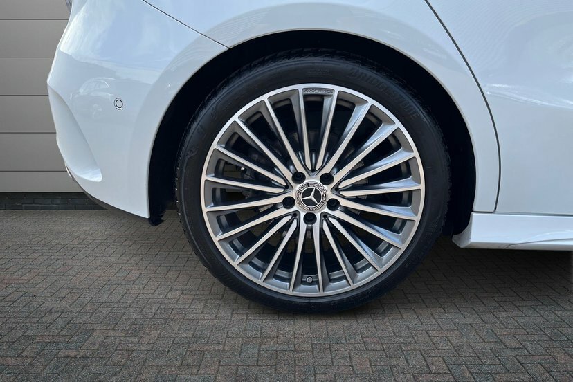 Mercedes-Benz A Class A200h Mhev Amg Line Premium Plus AY73OCC White #4