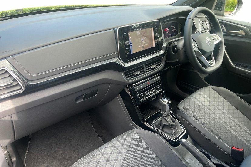 Volkswagen T-Cross 1.0 Tsi R-line Suv Dsg 115 Ps Deliver Black #2