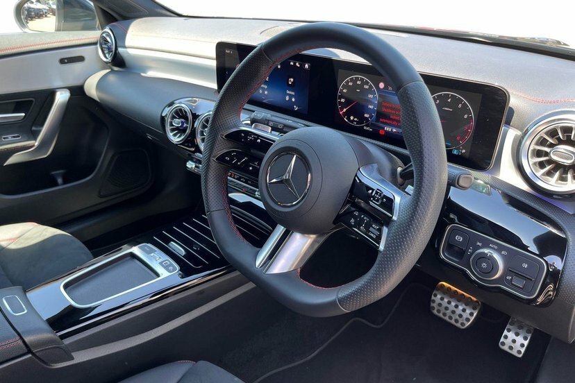 Mercedes-Benz CLA Class 1.3 Cla180h Mhev Amg Line Executive Shooting Bra Black #5