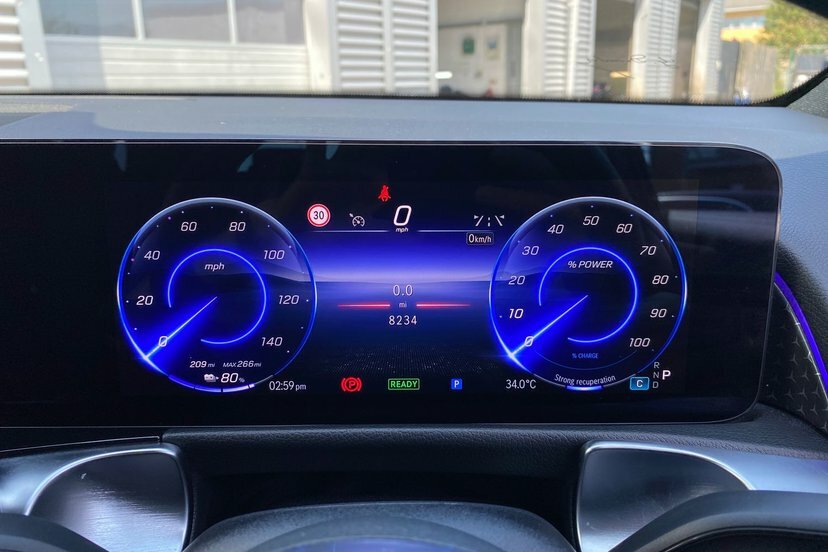 Mercedes-Benz EQB Eqb 250 70.5Kwh Sport Executive Suv Electri Red #6