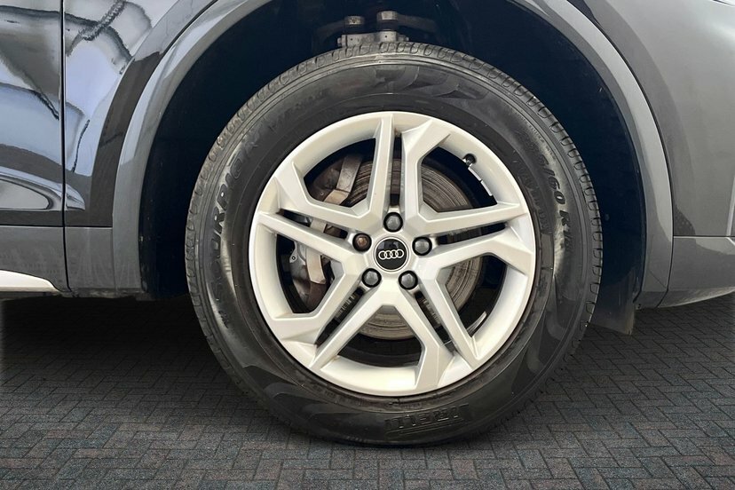 Audi Q5 2.0 Tdi 40 Sport Suv S Tronic Quattro AO23UMZ Black #5