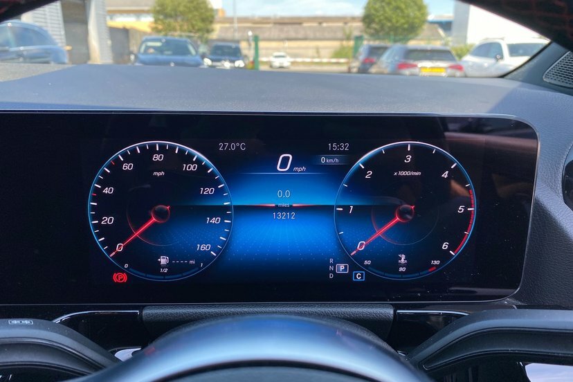 Mercedes-Benz GLA Class Gla200d Amg Line Night Edition Premium Plus Suv Blue #6