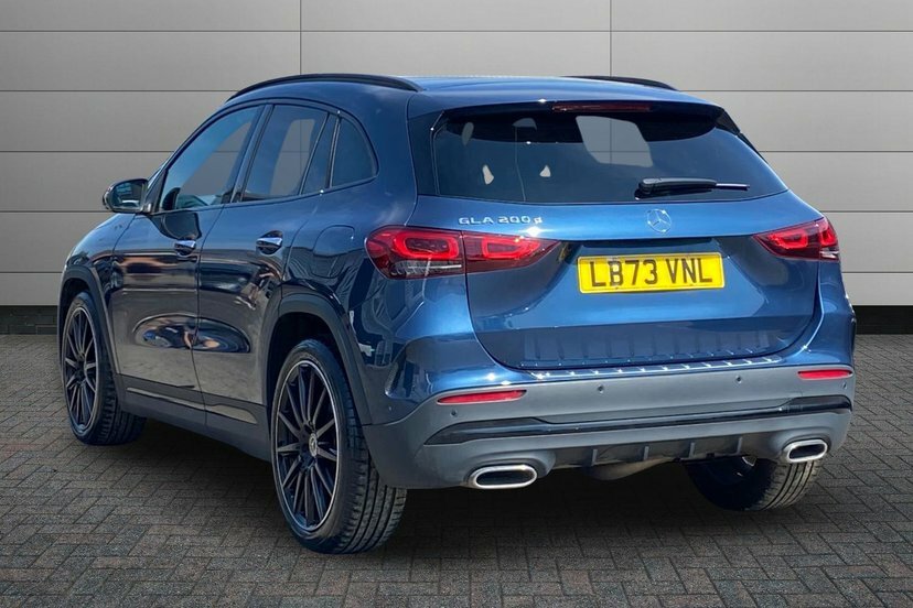 Mercedes-Benz GLA Class Gla200d Amg Line Night Edition Premium Plus Suv Blue #2