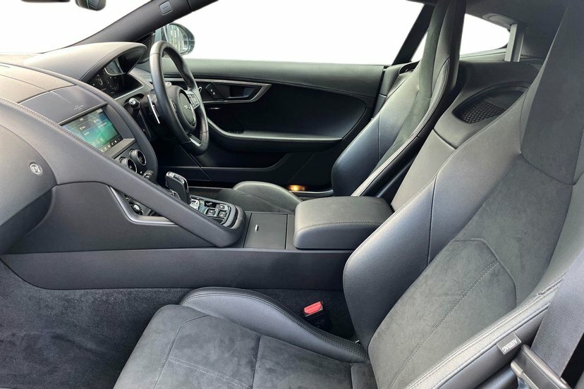 Jaguar F-Type 2.0I R-dynamic Coupe 300 Ps Grey #2