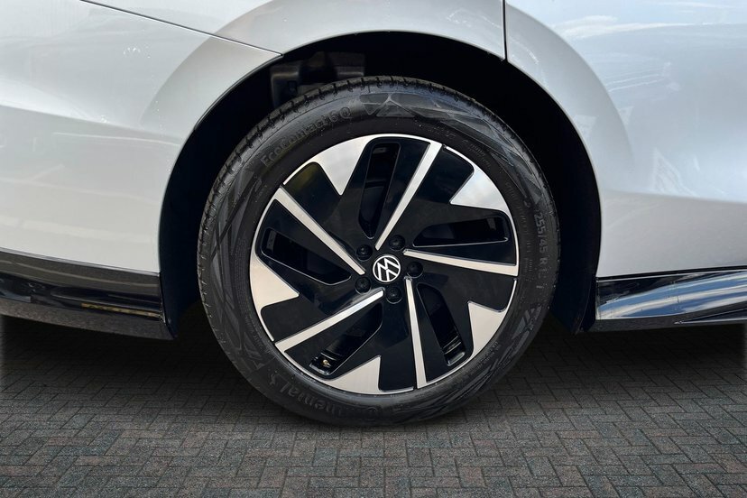 Volkswagen ID.7 Pro S 86Kwh Match Plus Fastback Silver #4