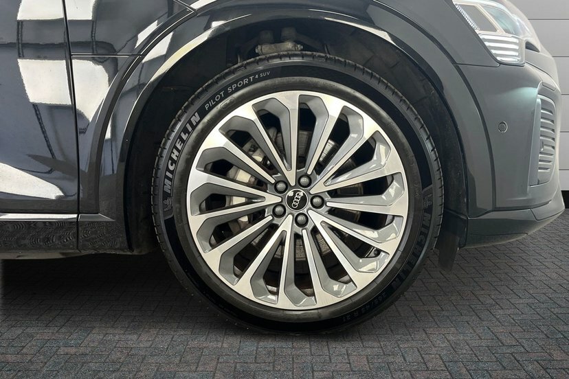 Audi Q8 e tron 55 S Line Sportback Quattro 114K Black #5