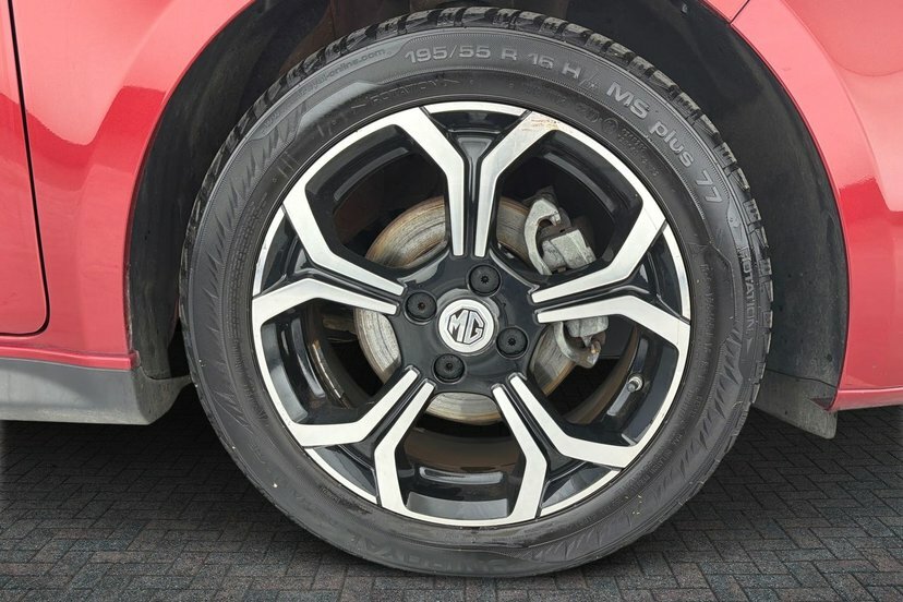MG MG3 1.5 Vti-tech Exclusive Hatchback Red #5