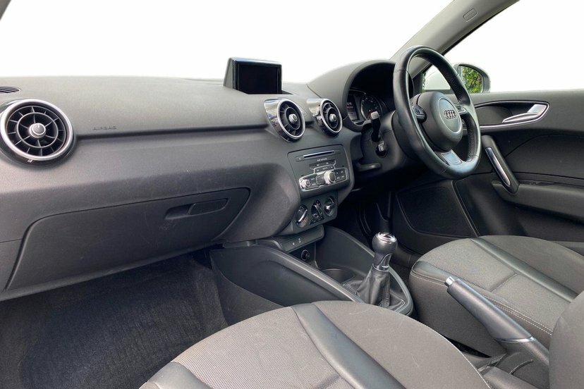Audi A1 1.0 Tfsi Sport Hatchback 95 Ps White #2