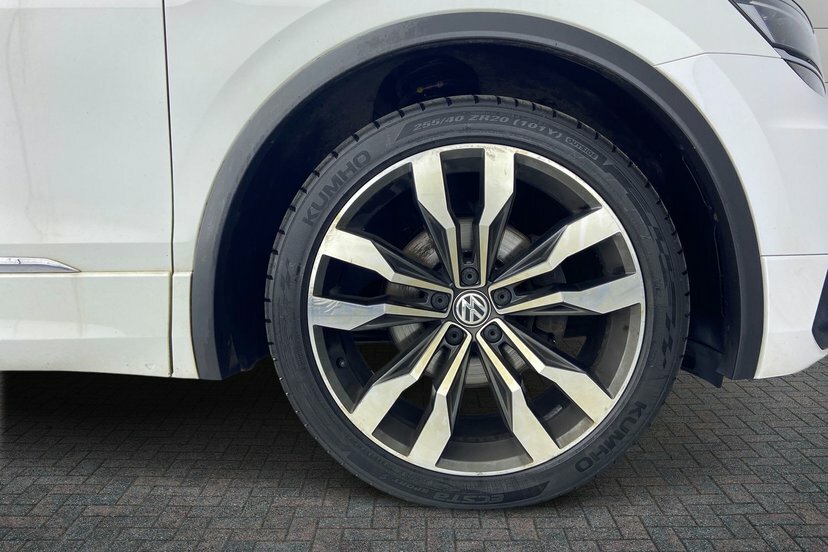 Volkswagen Tiguan 2.0 Tdi R-line Suv 150 Ps White #5