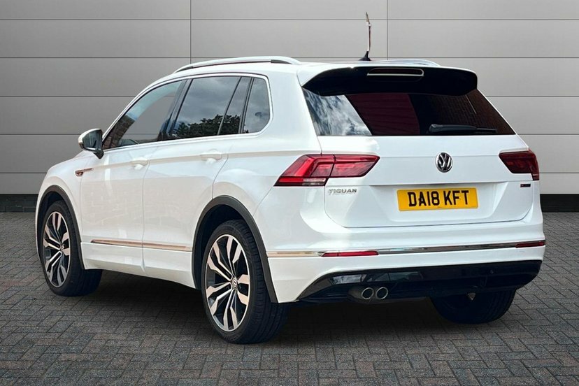 Volkswagen Tiguan 2.0 Tdi R-line Suv 4Motion 150 White #3