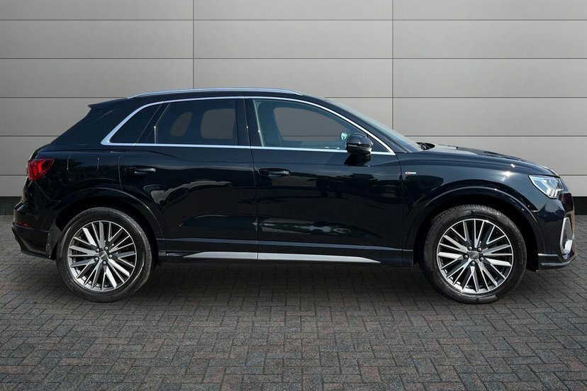 Audi Q3 2.0 Tfsi 40 S Line Suv S Tronic Quattro MK19NXP Black #4