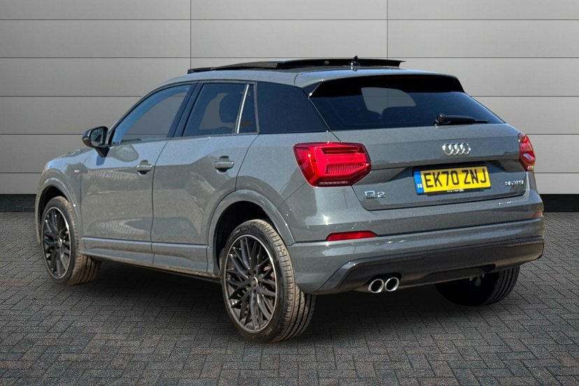 Audi Q2 1.5 Tfsi Cod 35 Black Edition Suv S Tro EK70ZNJ Grey #3