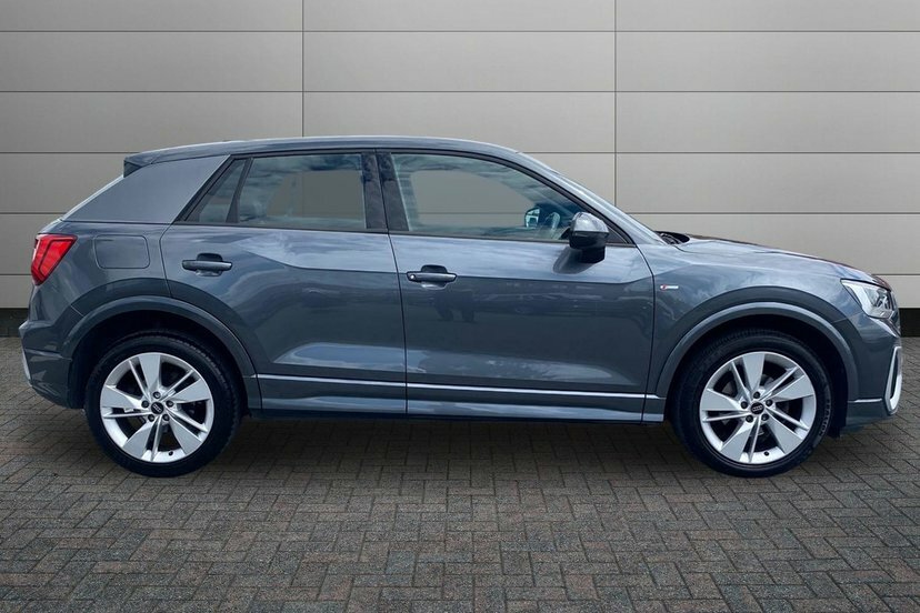 Audi Q2 1.5 Tfsi Cod 35 S Line Suv 150 Grey #4