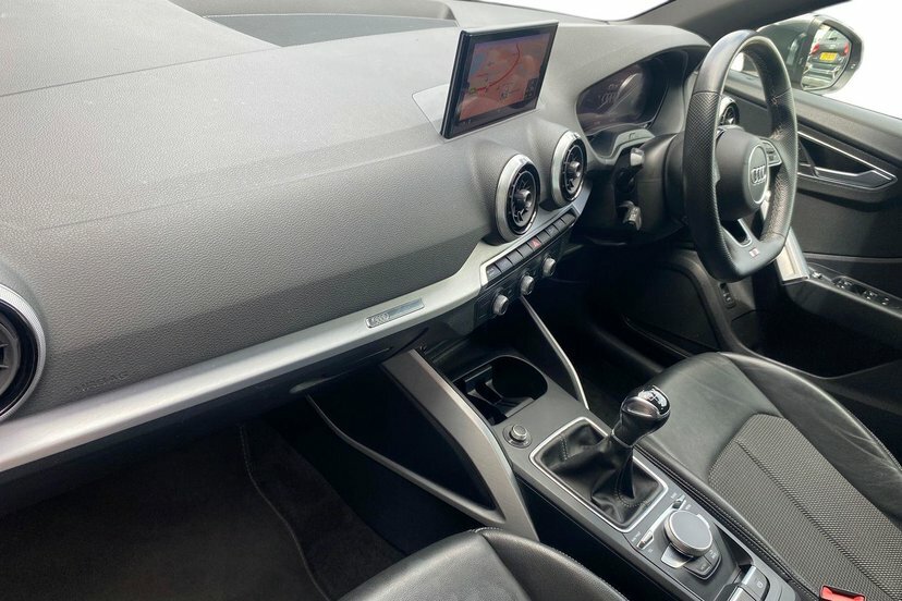 Audi Q2 1.5 Tfsi Cod 35 S Line Suv 150 Grey #2