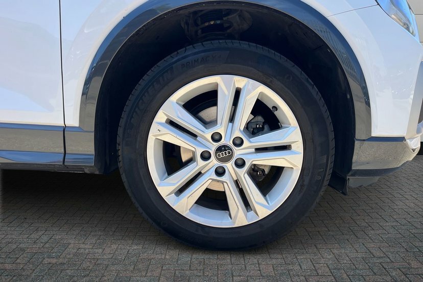 Audi Q2 1.0 Tfsi 30 Sport Suv 116 Ps White #5