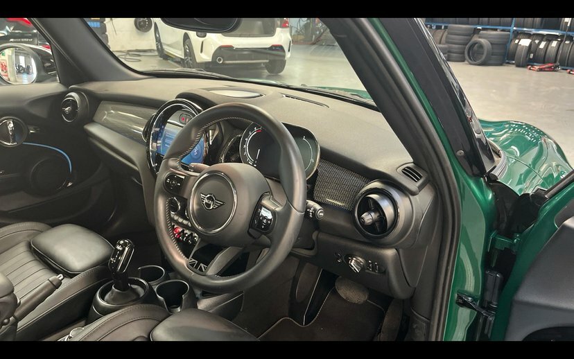 Mini Hatch 5-Door Hatch Cooper Exclusive GV73OJO Green #6