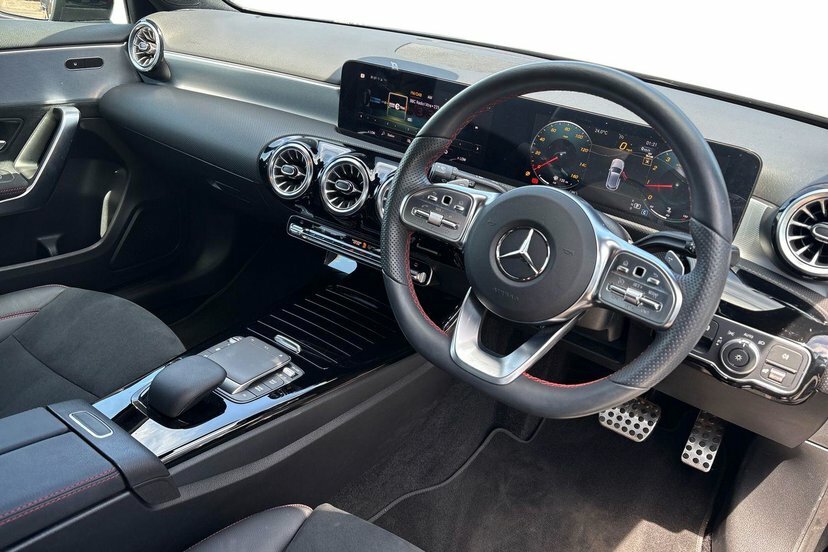 Mercedes-Benz A Class 1.3 A200 Amg Line Executive Hatchback BU72OKM Black #5