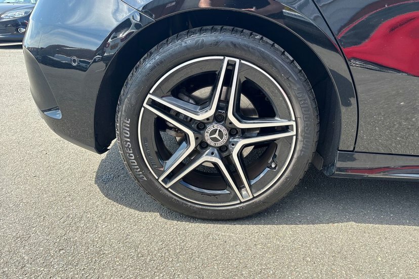 Mercedes-Benz A Class 1.3 A200 Amg Line Executive Hatchback BU72OKM Black #4