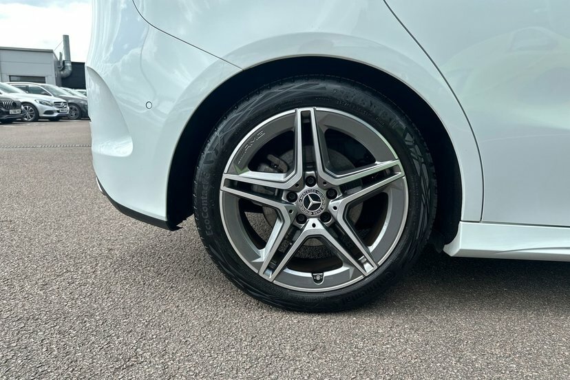 Mercedes-Benz B Class B200 Amg Line Premium White #4