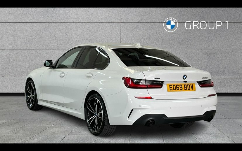 BMW 3 Series 320I Xdrive M Sport Saloon EO69BDV White #2