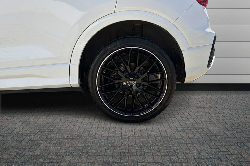 Audi Q2 1.0 Tfsi 30 Black Edition Suv 1 EK25DFA White #5