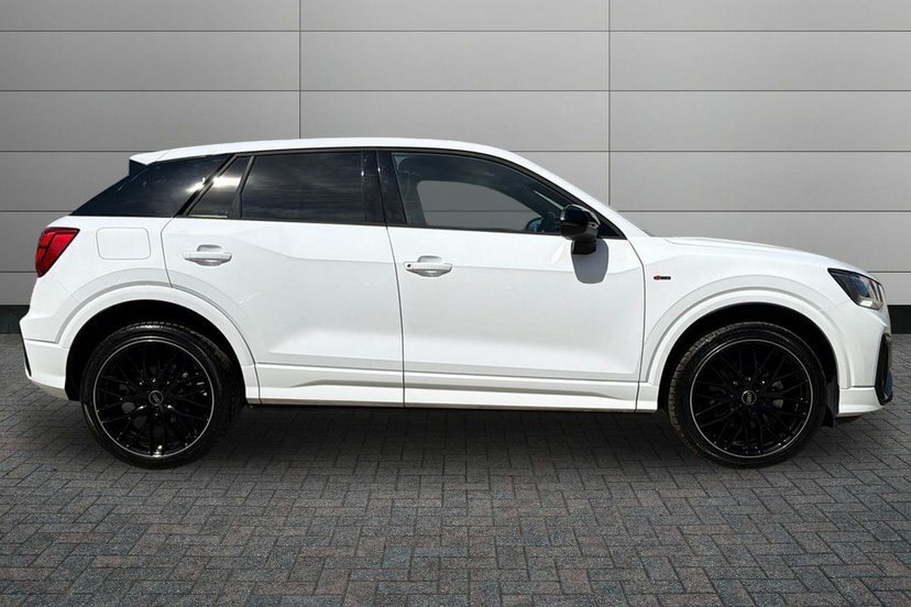 Audi Q2 1.0 Tfsi 30 Black Edition Suv 1 EK25DFA White #4