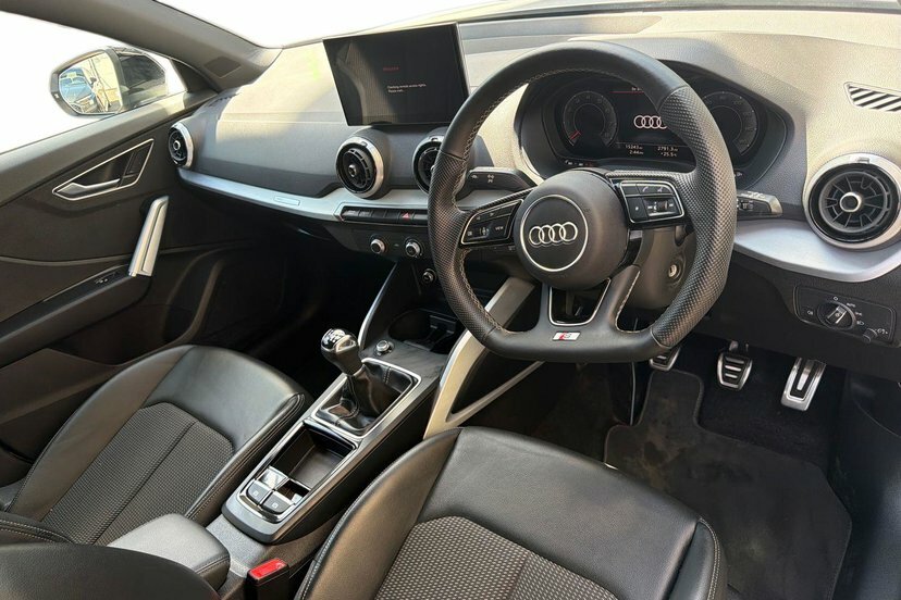 Audi Q2 1.0 Tfsi 30 Black Edition Suv 1 EK25DFA White #6