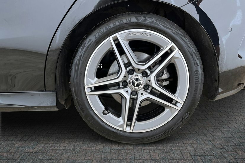 Mercedes-Benz B Class B200 Amg Line Executive Black #4
