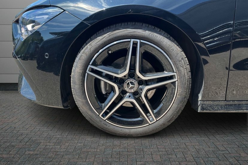 Mercedes-Benz CLA Class Cla180h Mhev Amg Line Executive Shooting Brake KP75TUJ Black #4