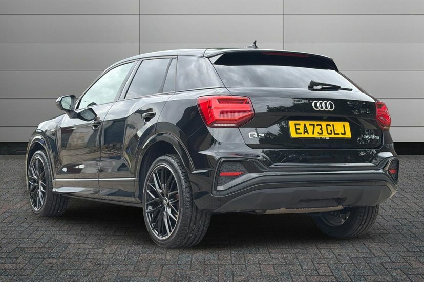 Audi Q2 1.5 Tfsi Cod 35 Black Edition Suv S Tro Black #3