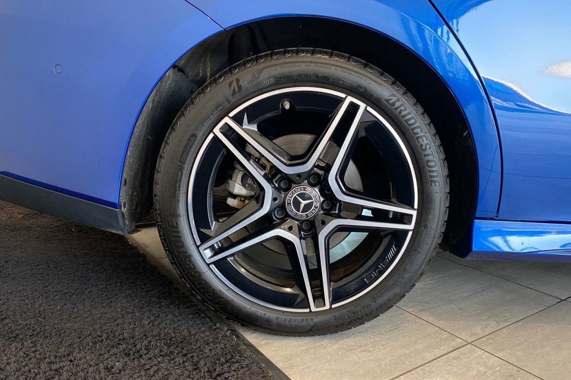 Mercedes-Benz CLA Class Cla200h Mhev Amg Line Executive Shooting Brake 5 KP75TXC Blue #4