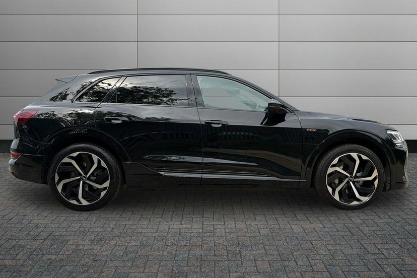 Audi E-tron 50 Black Edition Suv Quattro 71. Black #4