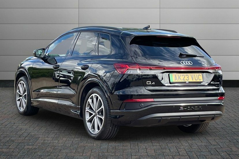 Audi Q4 E Tron 40 Edition 1 Suv 82Kwh 204 Ps Black #3
