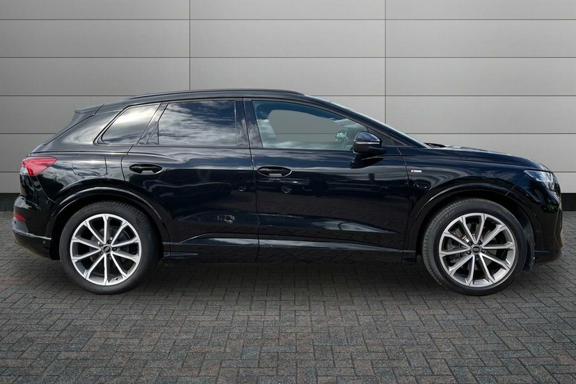 Audi Q4 E Tron 40 Edition 1 Suv 82Kwh 204 Ps Black #4