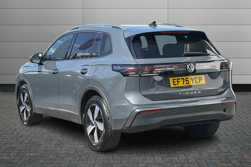 Volkswagen Tiguan 1.5 Etsi Mhev Match Suv Hybrid Dsg 150 EF75YCP Grey #3