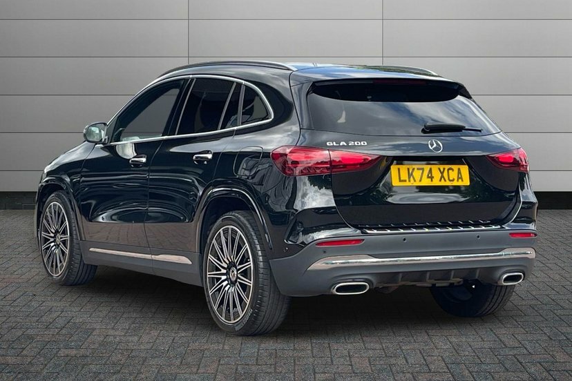 Mercedes-Benz GLA Class 1.3 Gla200h Mhev Amg Line Premium Suv Black #2