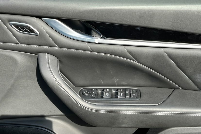 Maserati Levante Levante V8 Trofeo Grey #11