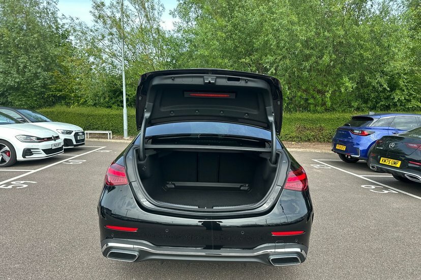 Mercedes-Benz C Class C300e Amg Line 9G-tronic 2025 Black #20