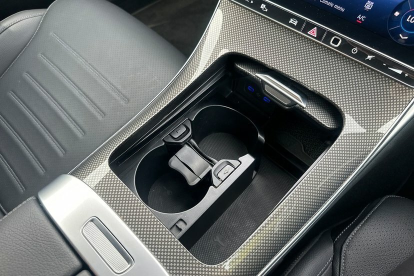 Mercedes-Benz C Class C300e Amg Line 9G-tronic 2025 Black #31