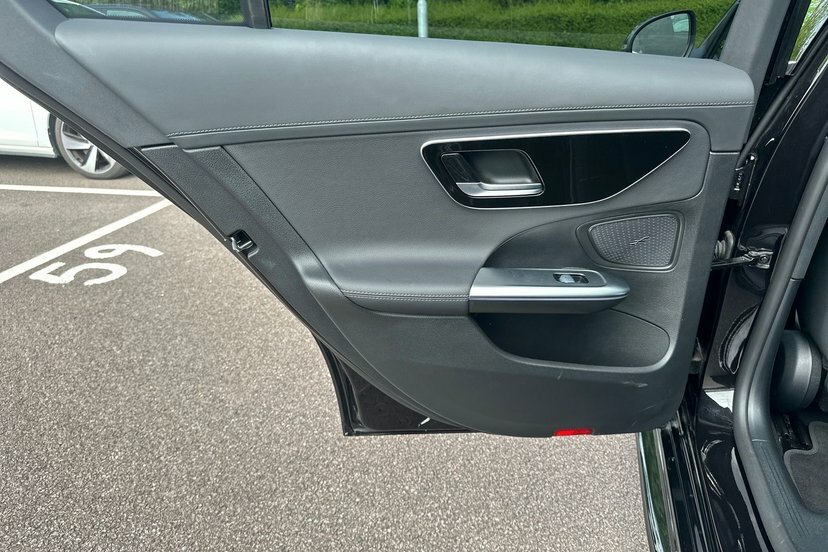 Mercedes-Benz C Class C300e Amg Line 9G-tronic 2025 Black #27