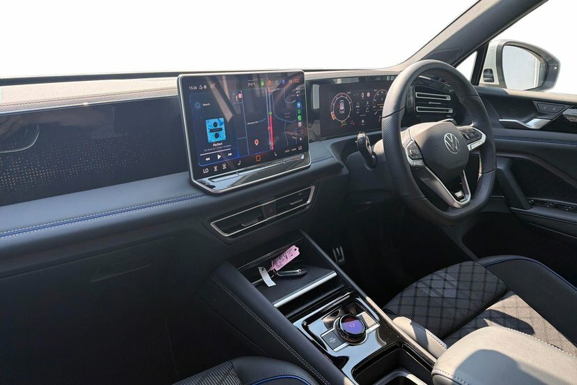 Volkswagen Tiguan 1.5 Etsi Mhev R-line Suv Hybrid Dsg 15 EN75NXD White #2