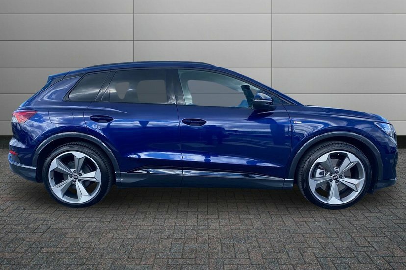 Audi Q4 E Tron 40 Black Edition Suv 63Kwh 204 EK26YCN Blue #4