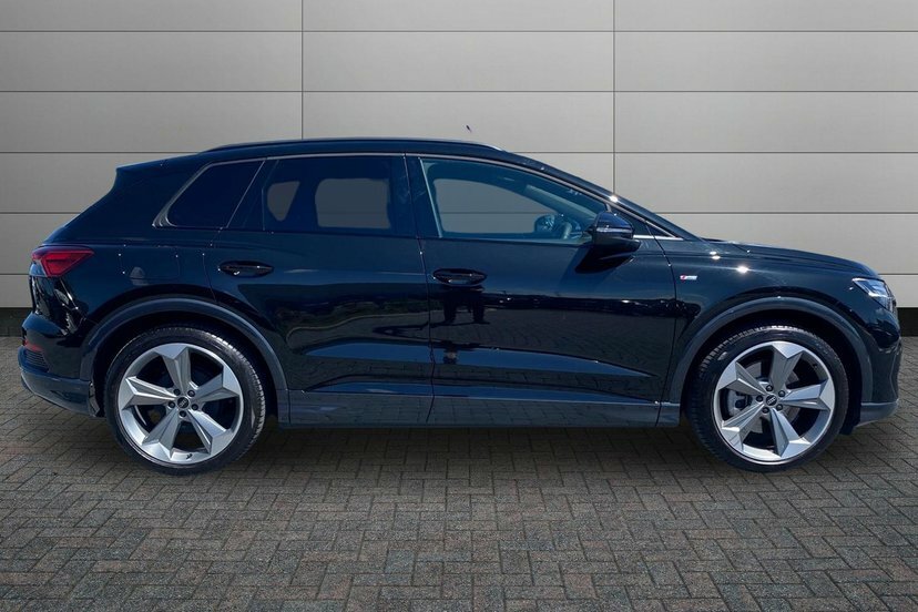 Audi Q4 E Tron 45 Black Edition Suv 82Kwh 286 Black #4