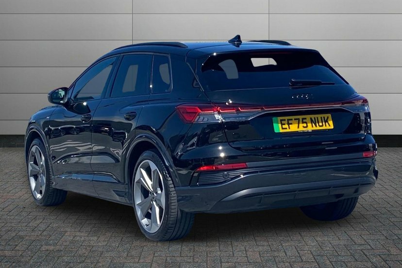 Audi Q4 E Tron 45 Black Edition Suv 82Kwh 286 Black #3