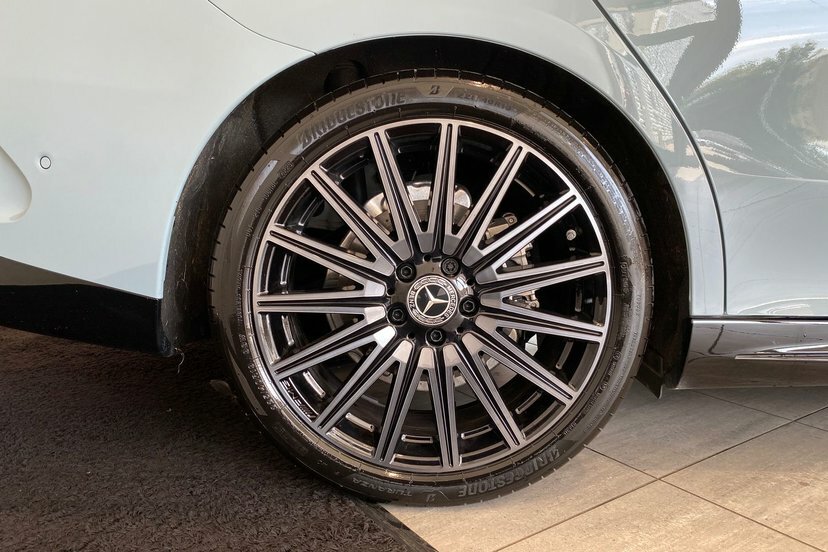 Mercedes-Benz CLA Class Cla220h Hybrid Amg Line Premium Plus Saloon Blue #4