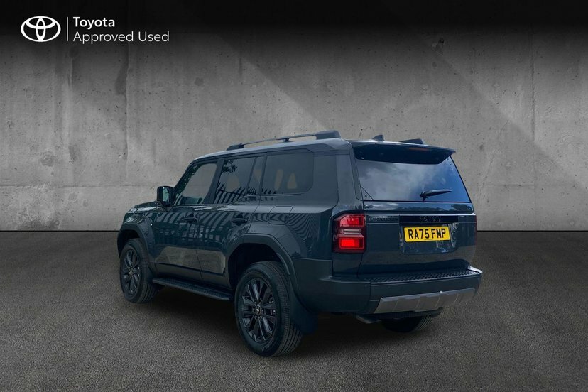 Toyota Land Cruiser 2.8D Mhev Invincible Suv Hybrid 4W Grey #4