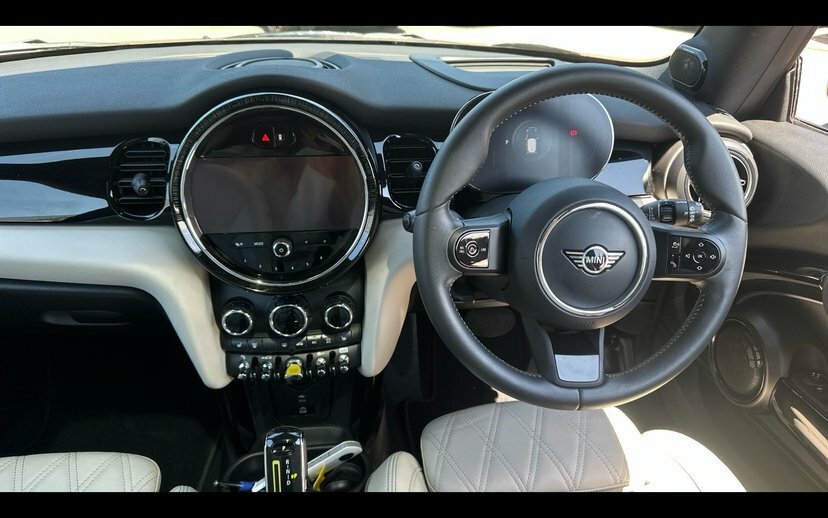 Mini Hatch Level 3 EJ72UUC Black #5