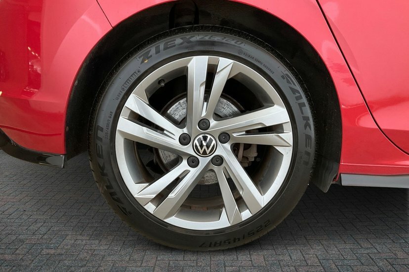 Volkswagen Golf 1.5 Etsi Mhev R-line Hatchback Hybrid D AU71UZE Red #5