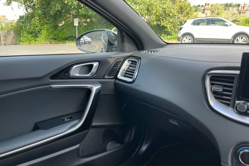 Kia Proceed 1.5T Gdi Isg Gt-line S Dct Black #17