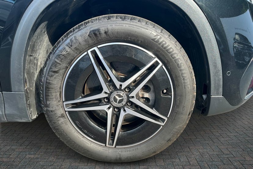 Mercedes-Benz EQA Eqa 300 66.5Kwh Amg Line Suv 4Ma Black #4